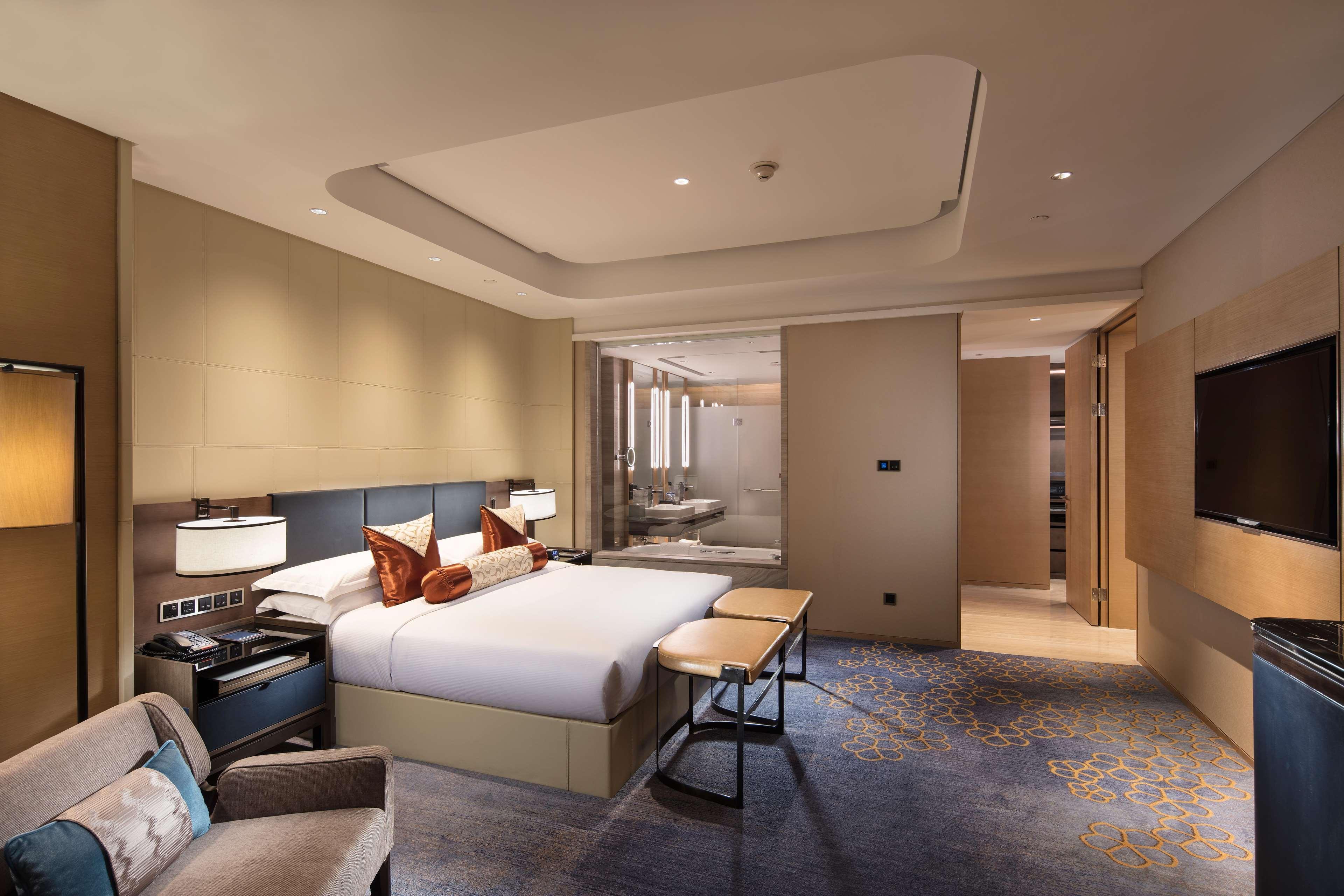 ฮิลตัน จี้หนาน เซาท์ โฮเต็ล แอนด์ เรสซิเดนซ์ Hotel จี่หนาน ภายนอก รูปภาพ