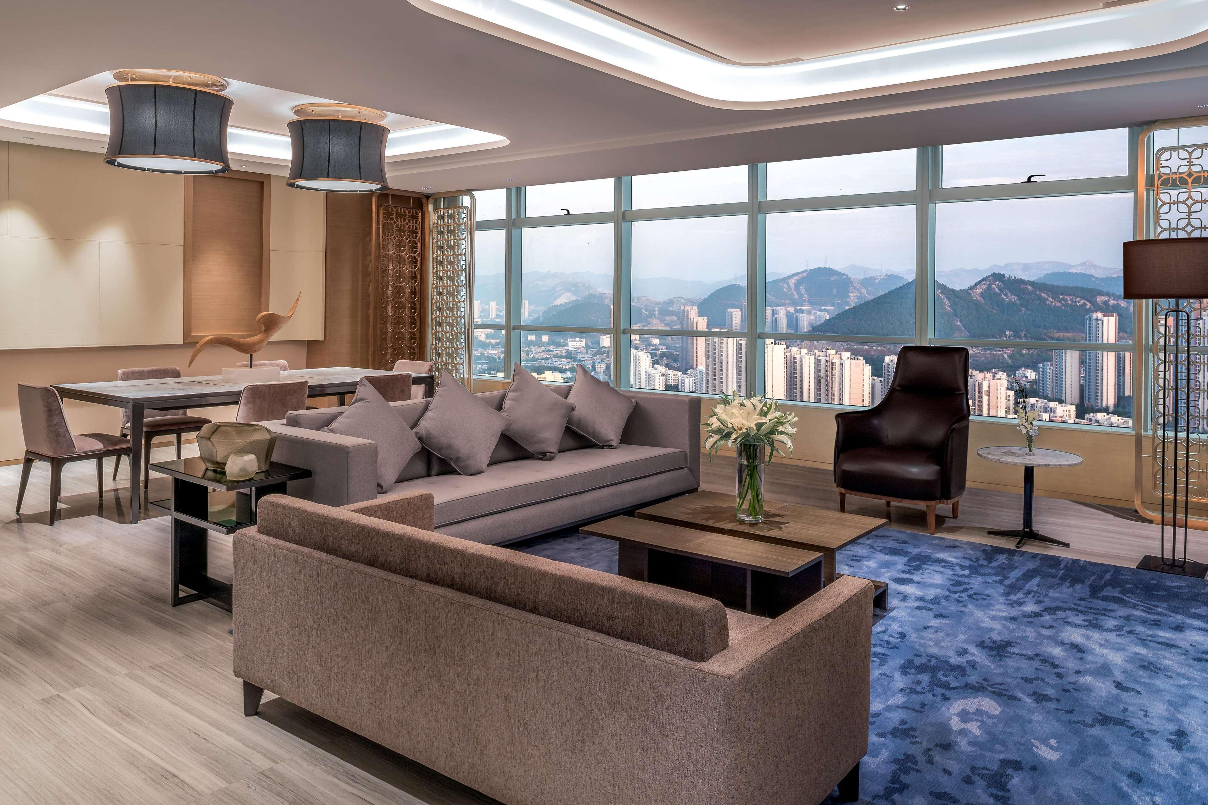 ฮิลตัน จี้หนาน เซาท์ โฮเต็ล แอนด์ เรสซิเดนซ์ Hotel จี่หนาน ภายนอก รูปภาพ