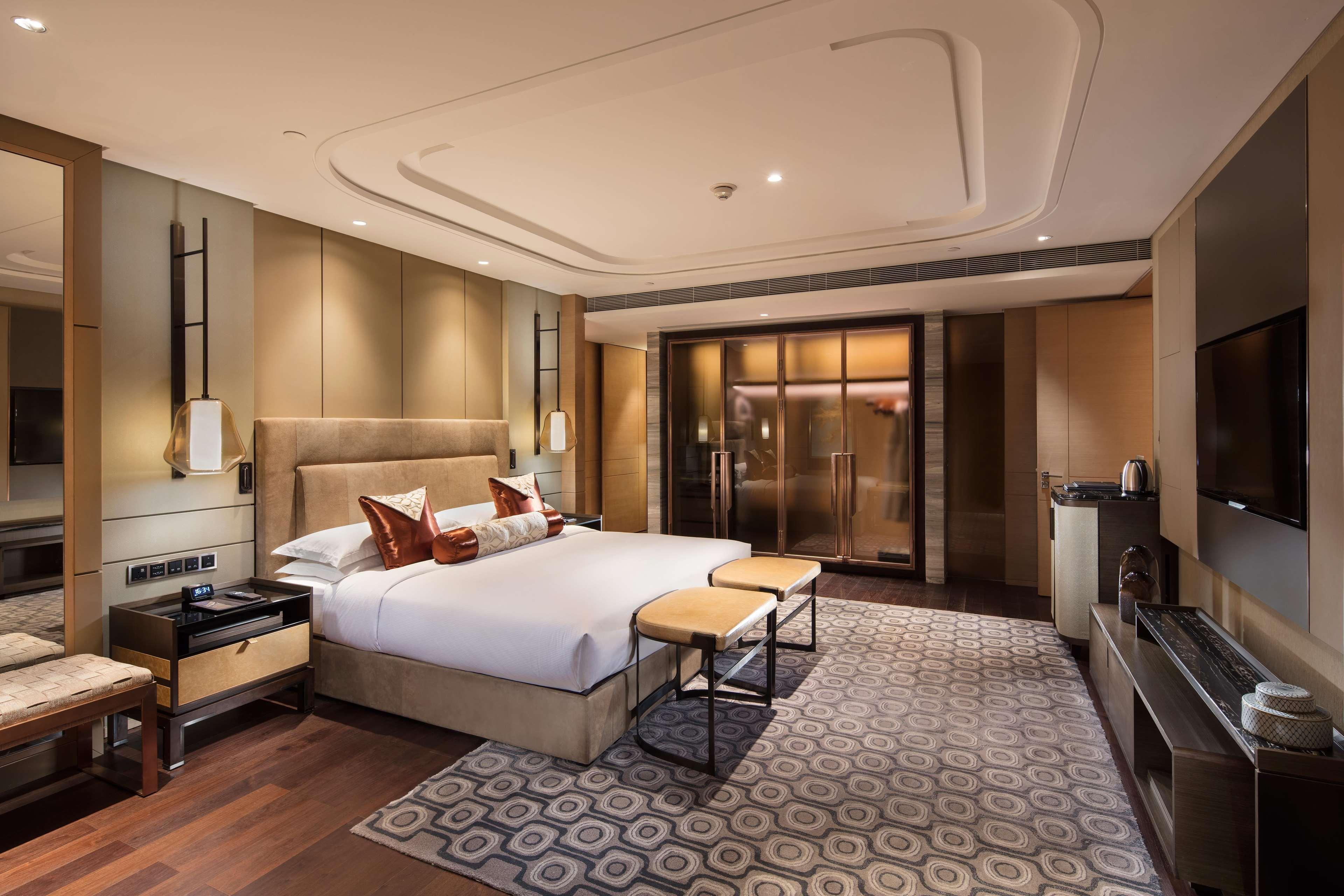 ฮิลตัน จี้หนาน เซาท์ โฮเต็ล แอนด์ เรสซิเดนซ์ Hotel จี่หนาน ภายนอก รูปภาพ