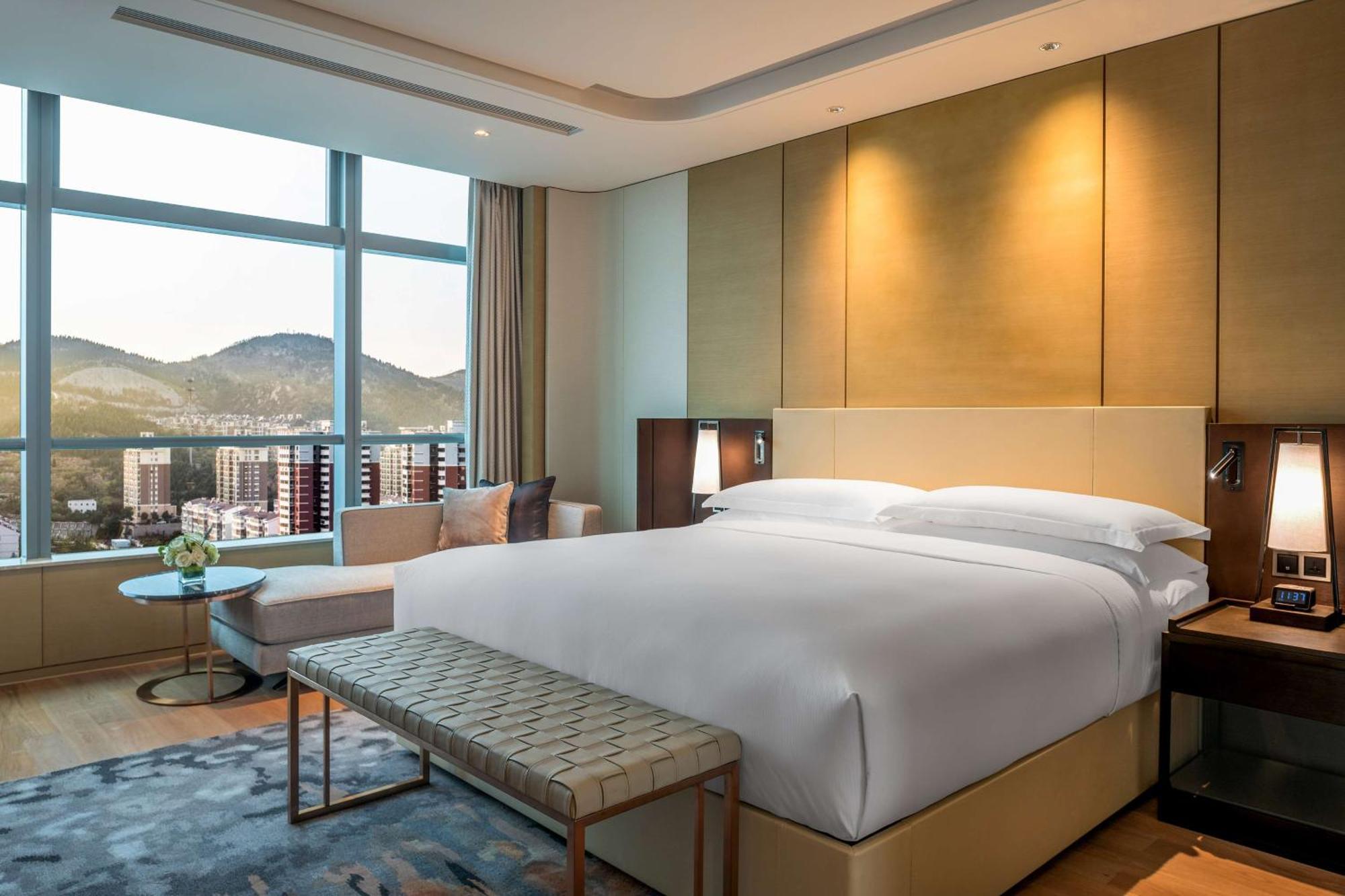 ฮิลตัน จี้หนาน เซาท์ โฮเต็ล แอนด์ เรสซิเดนซ์ Hotel จี่หนาน ภายนอก รูปภาพ