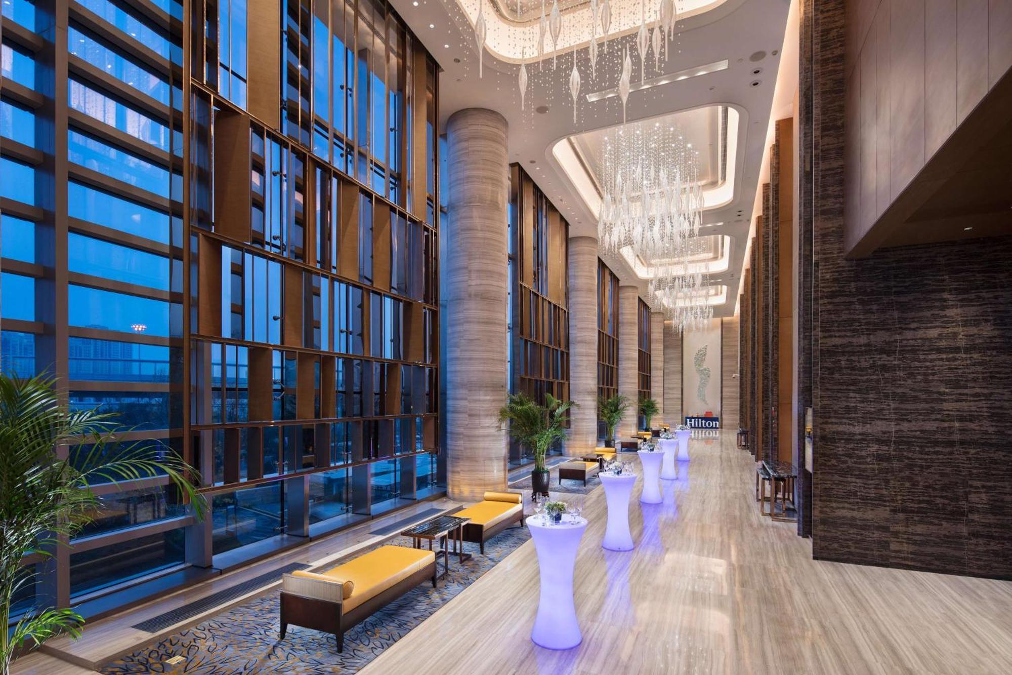 ฮิลตัน จี้หนาน เซาท์ โฮเต็ล แอนด์ เรสซิเดนซ์ Hotel จี่หนาน ภายนอก รูปภาพ