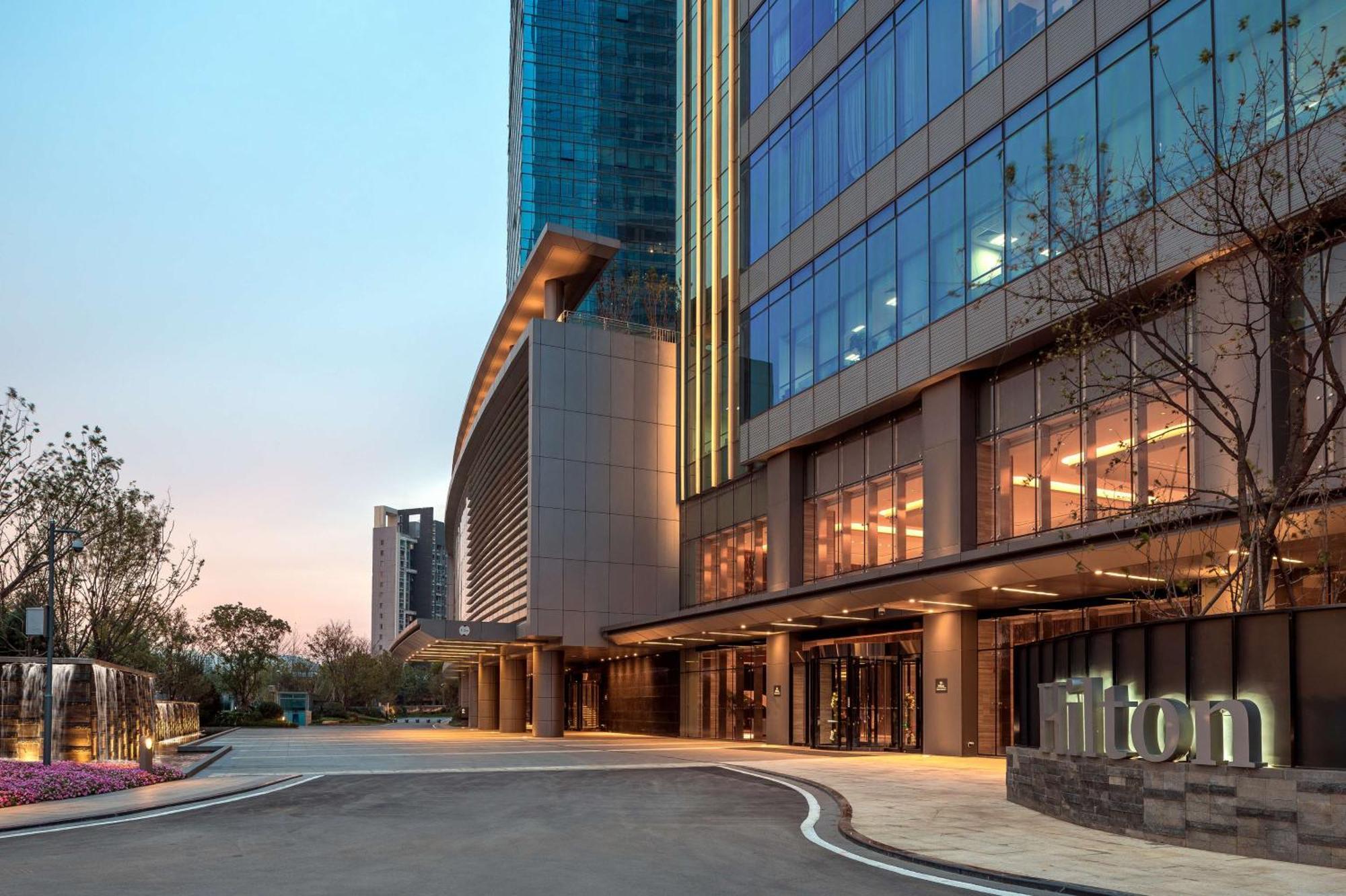 ฮิลตัน จี้หนาน เซาท์ โฮเต็ล แอนด์ เรสซิเดนซ์ Hotel จี่หนาน ภายนอก รูปภาพ